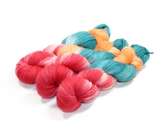 Hand dyed yarn - Corriedale Wool - fingering weight yarn - 400 yards - Sock Yarn - fingering weight yarn - Colorway:  Florida Lobster