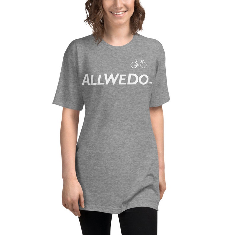 Camiseta con logotipo AllWeDo // Fabricada en EE. UU. imagen 5
