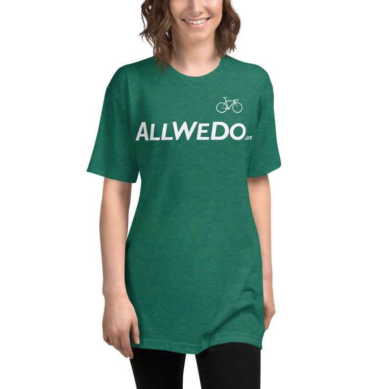 Camiseta con logotipo AllWeDo // Fabricada en EE. UU. imagen 8