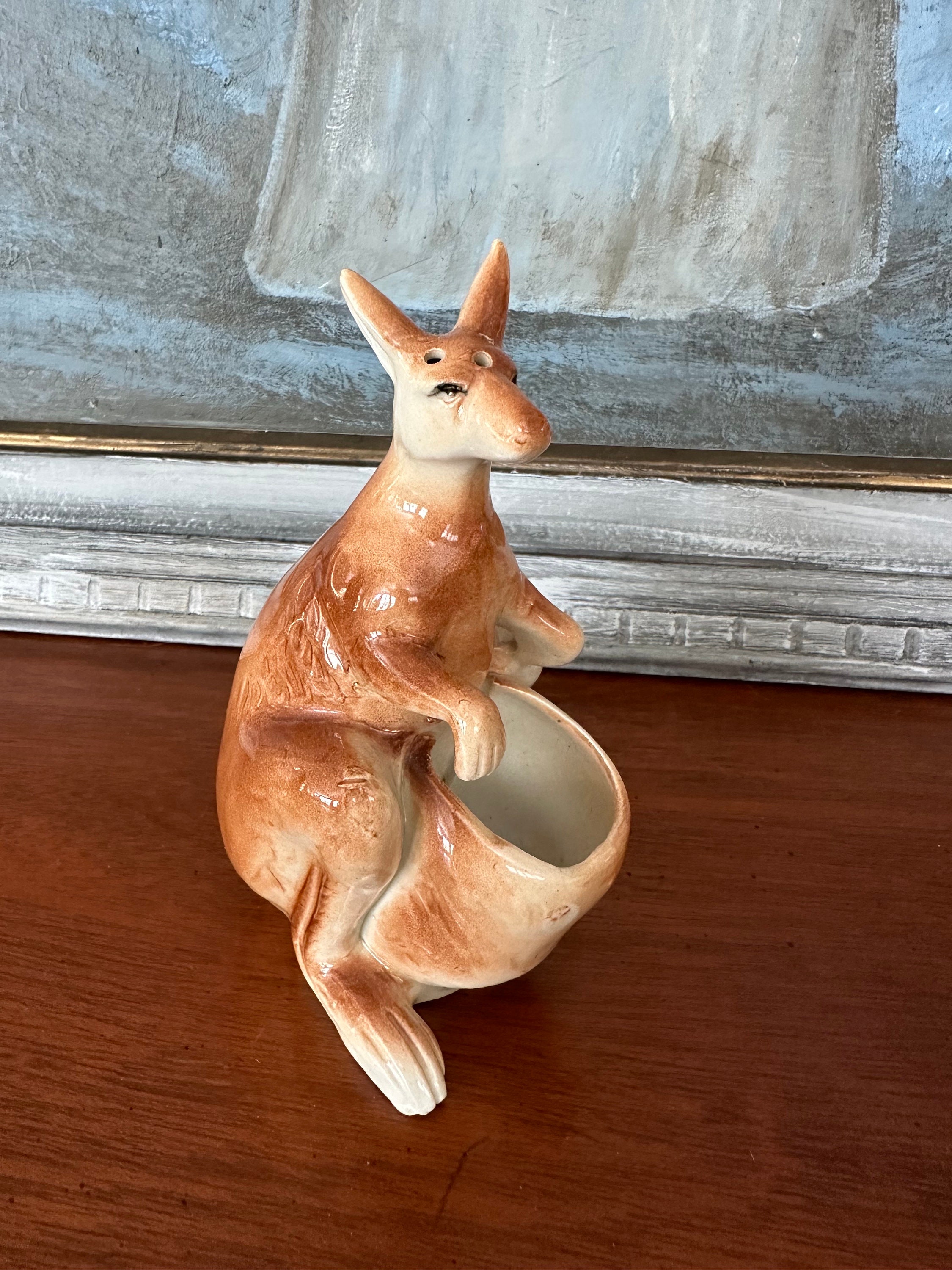 カンガルー　セラミック製置物 Vintage Ceramic Kangaroo Planter/ Flower Holder - Etsy