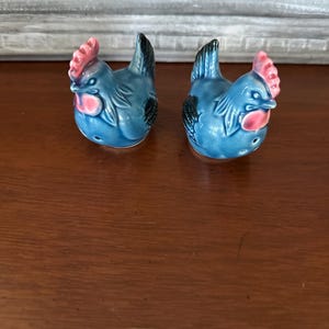 Pair of Vintage Ceramic Rooster Salt & Pepper Shakers