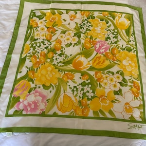 Vintage Burst of spring “mod” scarf