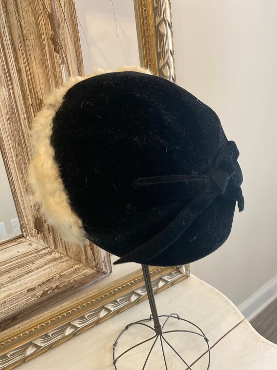 Vintage Pillbox Hat with Fur Trim - image 2