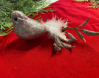 Vintage glitter clip-on dove