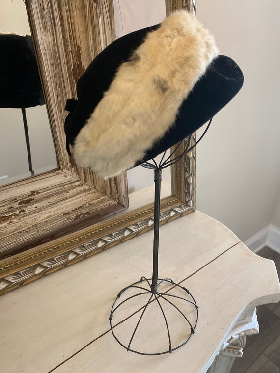 Vintage Pillbox Hat with Fur Trim - image 1