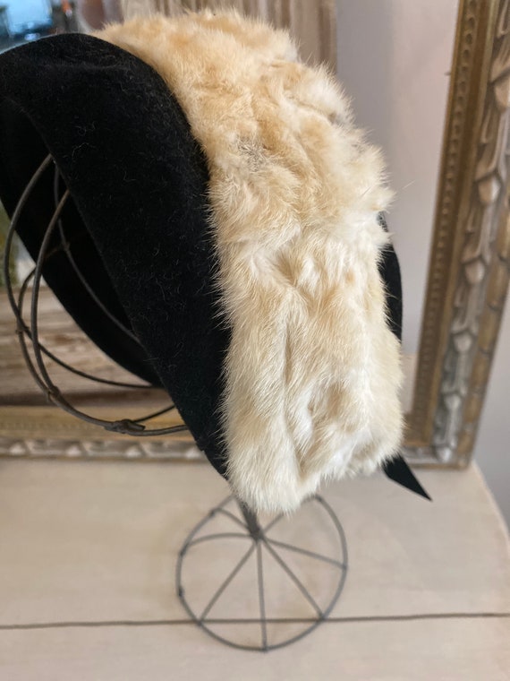 Vintage Pillbox Hat with Fur Trim - image 3