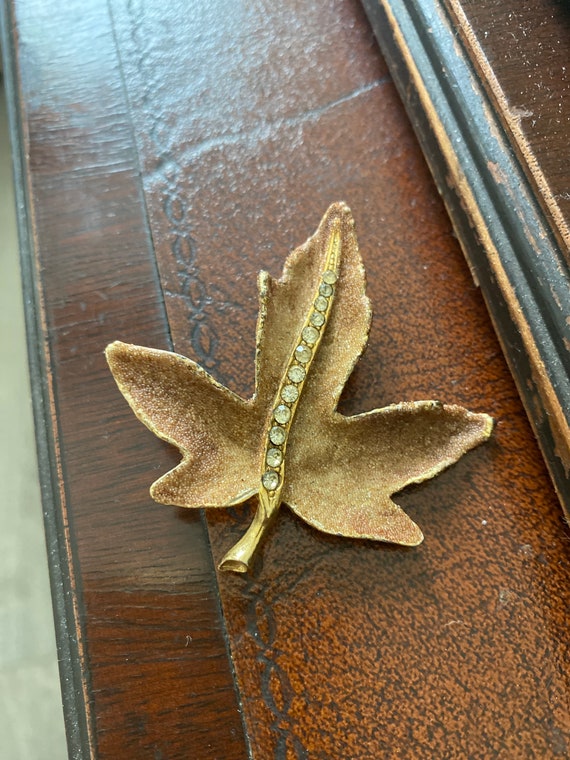 Vintage Fall Leaf Pin - image 3