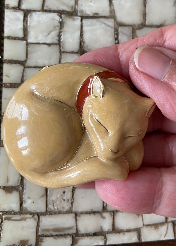 Vintage ESTEE LAUDER Collectible Enamel Cat Solid Perfume Compact