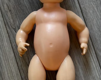 Vintage 1977 Horsman plastic babydoll- drink and wet