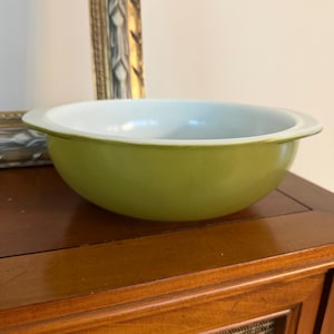 Vintage Pyrex #024 Avocado Green 2 Qt Casserole Dish | Mid-Century Baking Ware