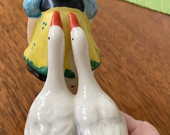 Porcellana giapponese d'epoca "Goose Girl"
