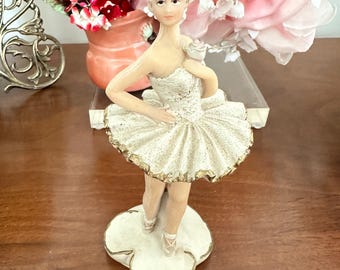 Statuetta vintage in resina raffigurante una ballerina