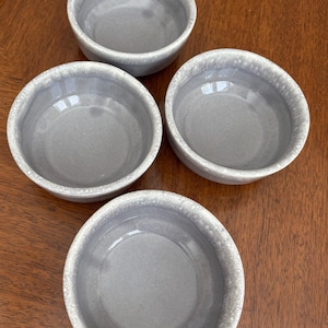 Vtg set of 4 Hull Pottery Flint Ridge Grey soup bowls