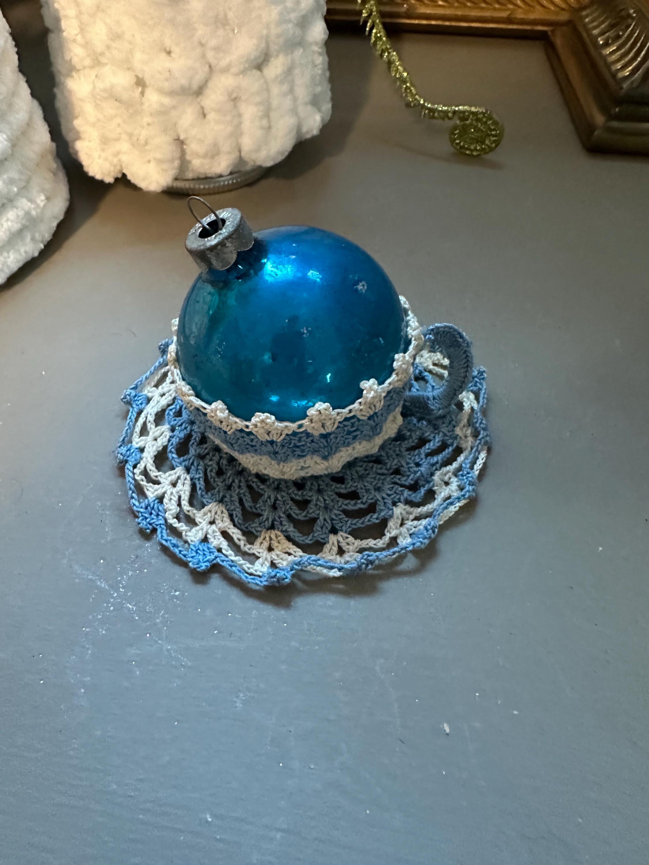 ヴィンテージ クロシェ ティーカップ オーナメントとヴィンテージ