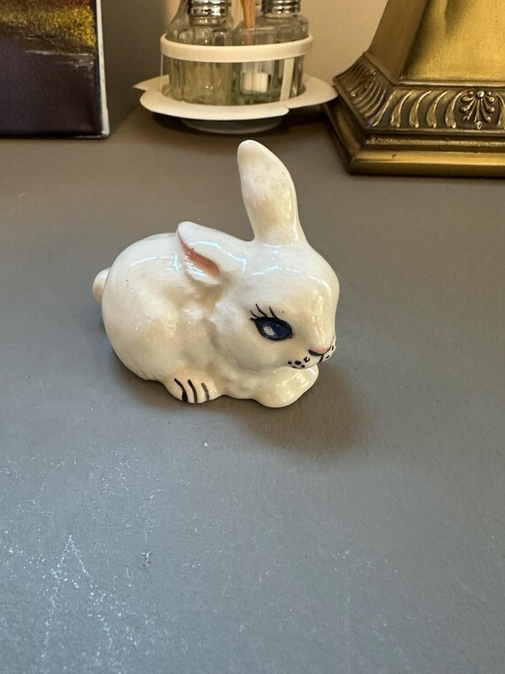 ヴィンテージセラミック製、大きな目のウサギの置物 - Etsy 日本