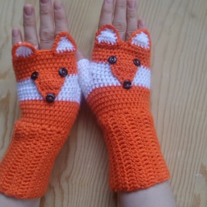 Crochet Fox Gloves PDF Pattern, instant dowland fox gloves,  Fingerless Gloves Pattern, Mittens Pattern, Crochet Fox Gloves Pattern