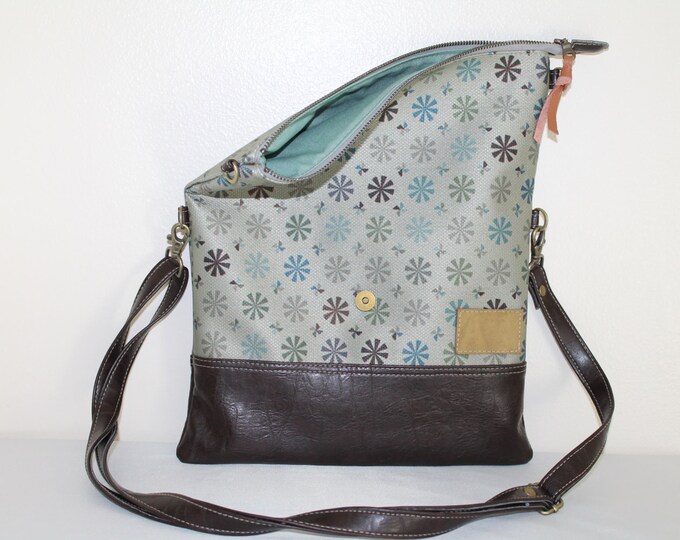 Floral Faux Leather Fold Over Cross Body Travel Bag Remove Strap Water