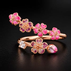 Anello con fiore di pesco rosa, anello di proposta, anello di fidanzamento, anello aperto in oro rosa, anello a forma di fiore per donna, gioiello stile Pandora, regalo per lei