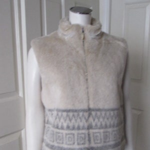 Vest womans Faux fur lined made in Romania  MONDI Escada Beige Border Print Faux Fur Vest