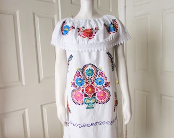 Dress Traditional Mexican Cotton Embroidered Cinco de Mayo Festival Travel off the shoulders party Dress