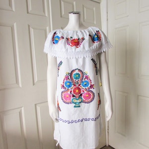 Dress Traditional Mexican Cotton Embroidered Cinco de Mayo Festival Travel off the shoulders party Dress