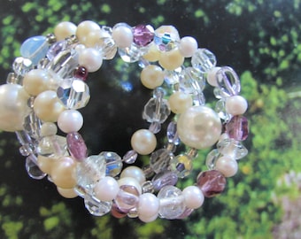 1950s Bracelet Crystals/pearls  stretched on a metal wire Retro Vintage High Fashion