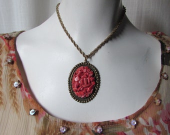 NECKLACE 1960s Coral Goldtone chain retro costume jewelry