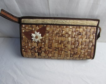 Clutch Purse Vintage Hawaiian woven Palm bark/bamboo /Linen Interior and detail 1960s