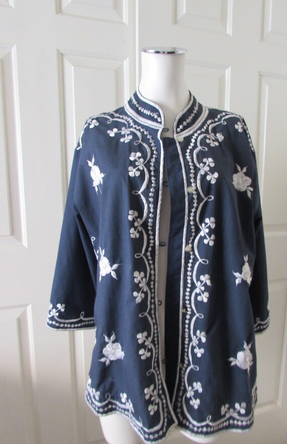BLOUSE Blue White Embroidered cotton easy wear tra