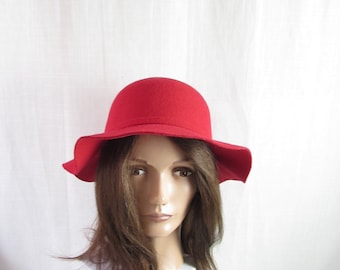 Womans Red Hat Felt bucket hat large size