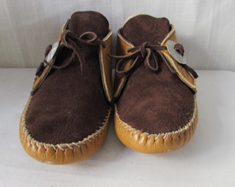 Mocasines TAOS de cuero y gamuza hechos a mano, talla pequeña, nuevos, de stock antiguo.