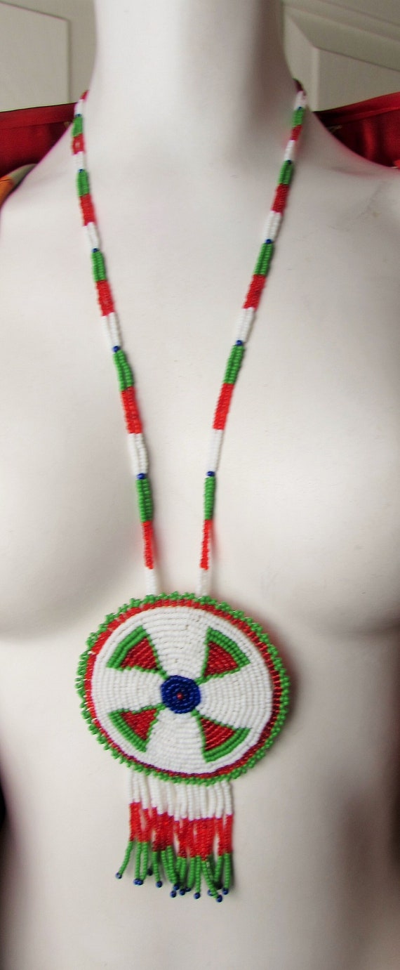 Vintage Native American Medallion Necklace Seed Be