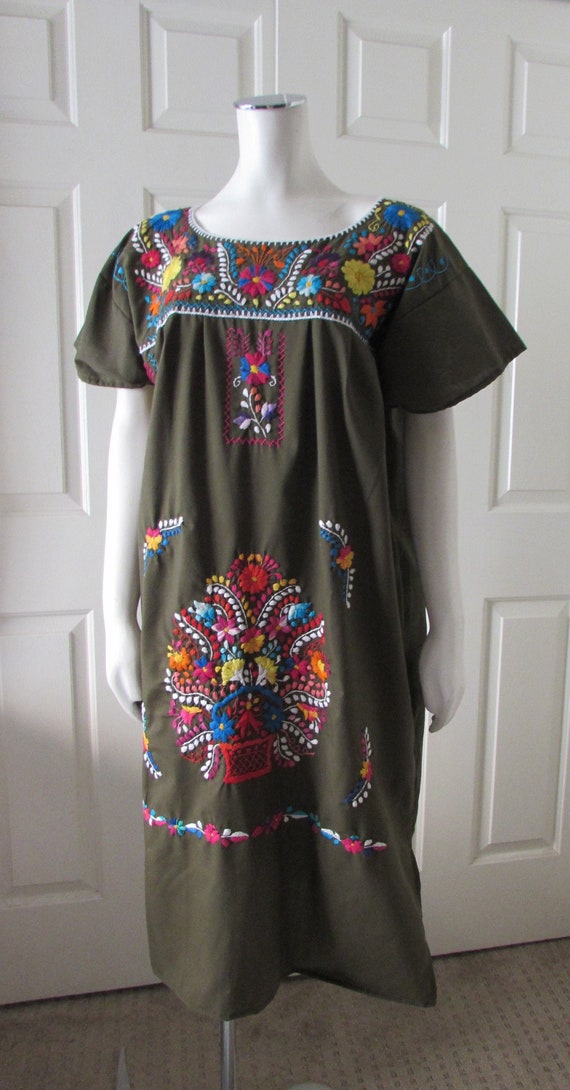 DRESS Embroidered Puebla Mexican Dress Peasant Han