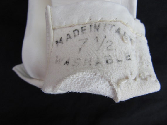1950s White Italian short gloves size 7 1/2 - image 2