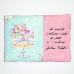 Tapete para taza con forma de pastel de fiesta y cita de Julia Child imagen 1