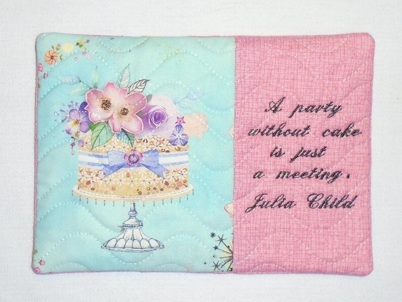 Tapete para taza con forma de pastel de fiesta y cita de Julia Child imagen 2