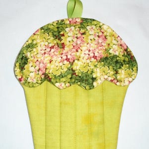 Floral Cupcake Shape Potholder