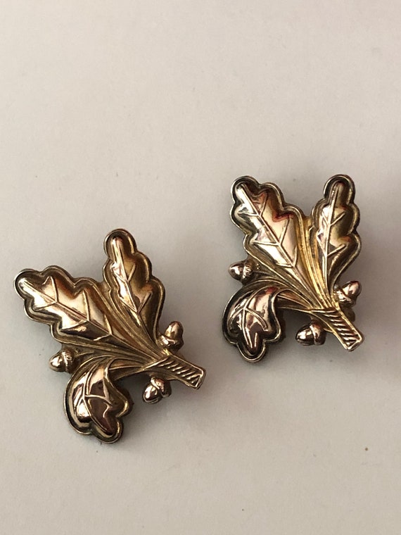 Pair of 1940s Vintage SYMMETALIC SCATTER PINS Two Tiny Leaf or