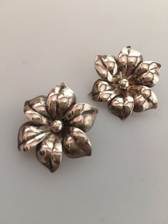 1940s Vintage Sterling Silver Flower Earrings Floral Clip Ons Etsy - image 0