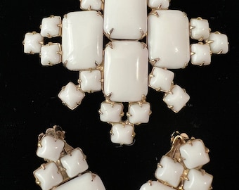 Mid-Century MILKGLASS Rhinestone BROOCH & EARRING Set Goldtone White Opaque Glass Stones Clip-on Earrings Looks like a  Snowflake 1950s