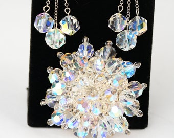 Conjunto de broche y pendientes colgantes con clip en tono plateado y cristal estilo Laguna vintage