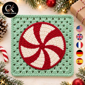 Könnte beinhalten: Ein quadratisches Häkelquadrat in hellem Mintgrün mit einem großen, kreisförmigen Pfefferminzbonbon-Motiv in der Mitte. Das Bonbon-Design besteht aus abwechselnden spiralförmigen Segmenten in dunkelrotem und cremeweißem Garn für ein festliches Muster.