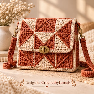 Puede incluir: Un bolso de hombro de ganchillo rectangular con un patrón geométrico de cuadrados de hilo en color terracota y crema. El bolso incluye un cierre de giro de metal en tono latón y una correa de ganchillo a juego. Texto: Design by Crochetbykamals.