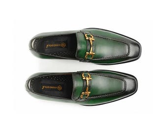 Gröna patinaläderloafers i Horsebit-läder med polerad nyans för män | Bröllopspresent | Handgjorda