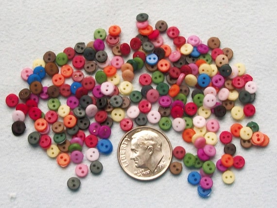 2-hole BASIC MIX NOW MORE--500 Tiny Doll Buttons 4mm