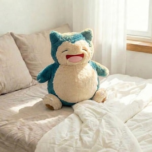 Peluche de Snorlax feliz de 35 cm – Peluche suave de Pokémon – Almohada kawaii para dormir – Decoración de anime adorable – Regalo perfecto para gamers