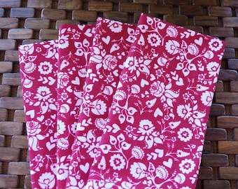 Red Floral Cloth Napkins, 100% Cotton Luncheon Napkins, Everyday Reusable Cloth Napkins, Easy Care, Set of 4, Wedding Gift, Ready to Ship