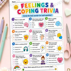 Può includere: Una scheda di esercizi Feelings & Coping Trivia con dodici domande a scelta multipla su emozioni e autoregolazione. La pagina colorata include illustrazioni di un cervello, cuore, scudo, mano, cuffie, sole e una persona che medita.