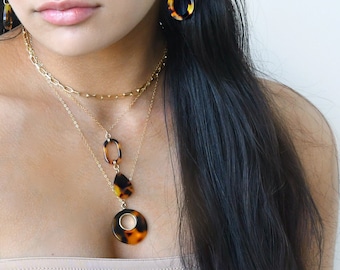 Tortoise necklace, 14K Gold Filled chain, tortoise shell acetate round pendant, wear it long or short, Christmas gift
