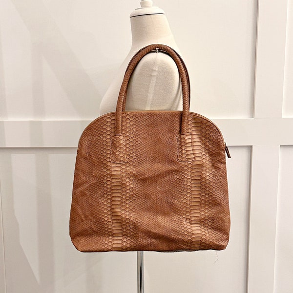 Vintage camel brown faux crocodile purse, faux leather shoulder bag, casual bag, large laptop or iPad handbag, back to school bag, vegan eco